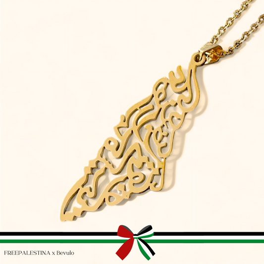 Palestina Kalligrafie Kaart Ketting | FREEPALESTINA x Bevulo